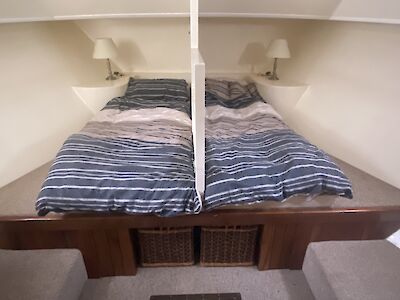 Dual-Berth Cabin